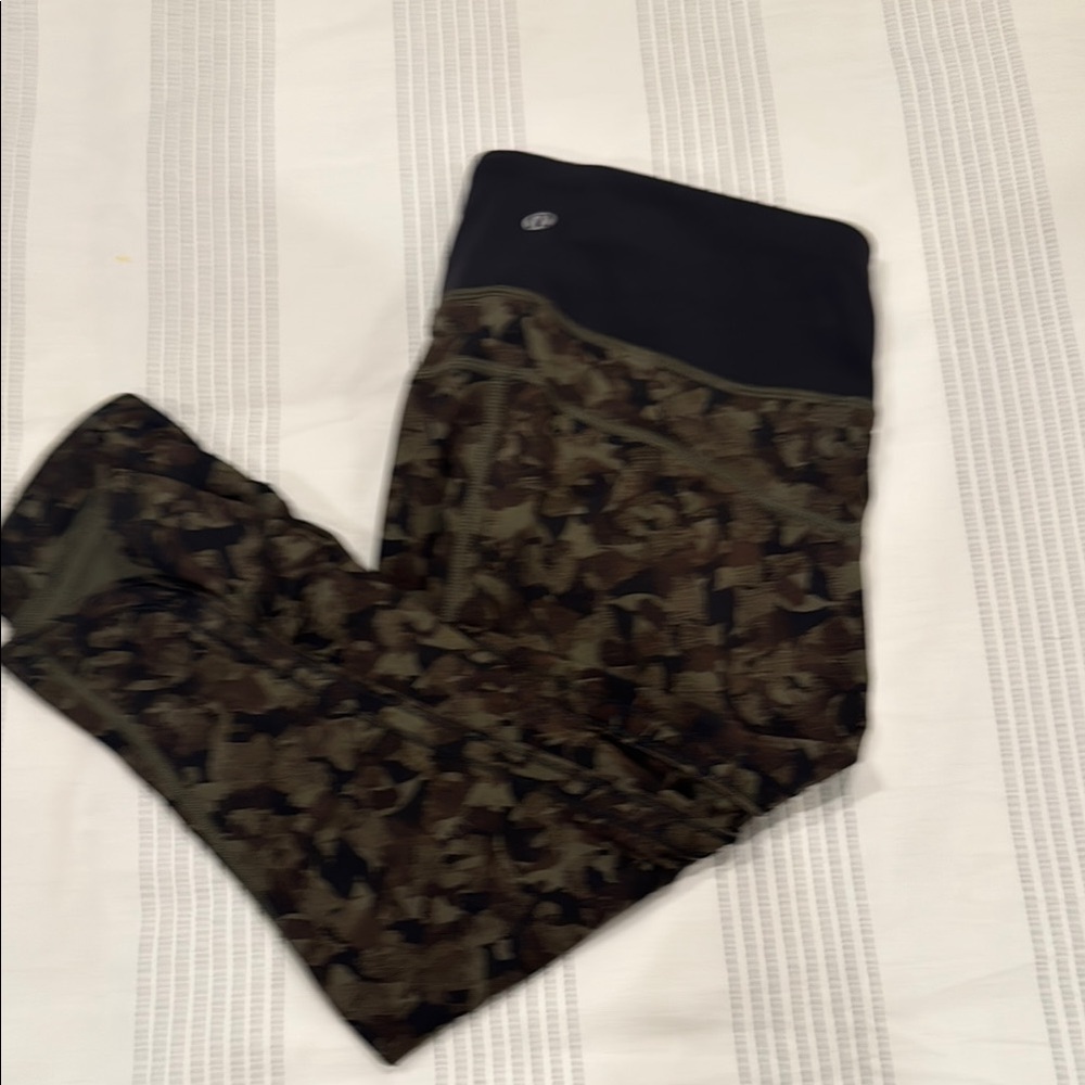 Lululemon Athletica Green and Black Camouflage Leggings
